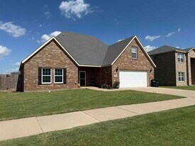 3623 Plantation Dr in Enid, OK - Building Photo