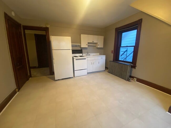 1349 Washington St in Easton, PA - Building Photo - Building Photo