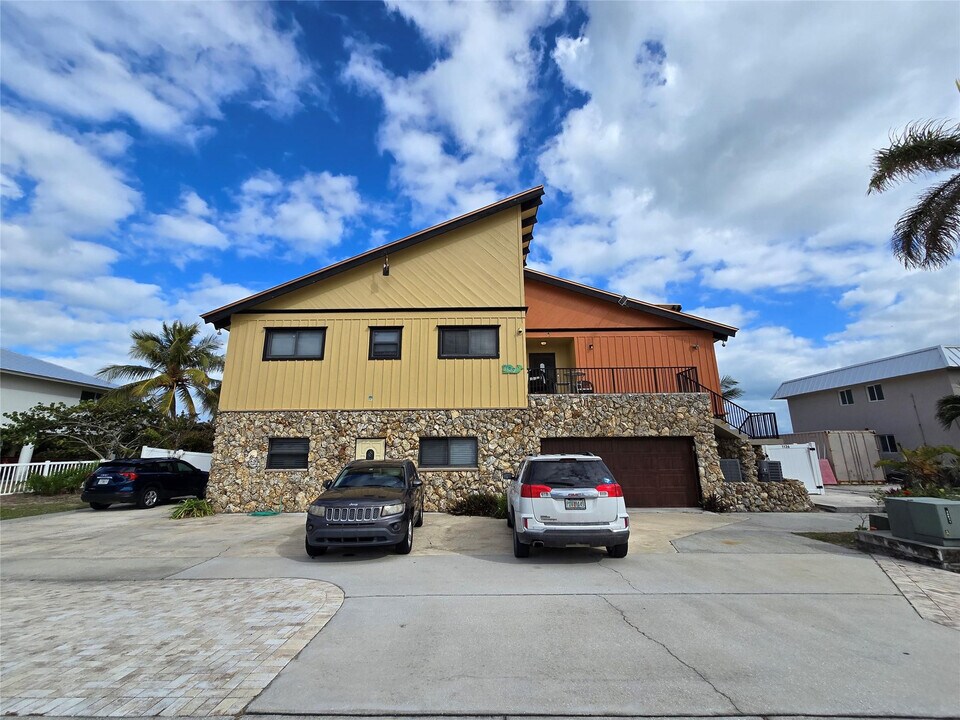 1136 S Ocean Dr in Fort Pierce, FL - Building Photo