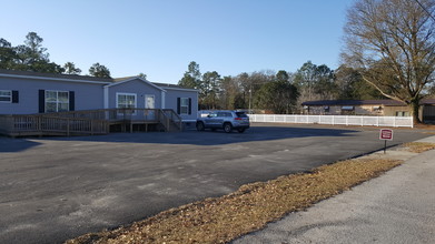 2300 Charleston Hwy in Cayce, SC - Foto de edificio - Building Photo