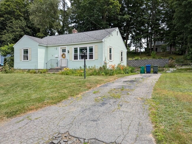 17 Daley St in Leominster, MA - Building Photo - Building Photo