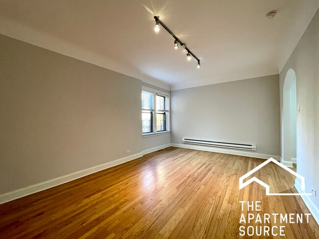 2315 N Rockwell St, Unit b3 in Chicago, IL - Foto de edificio - Building Photo
