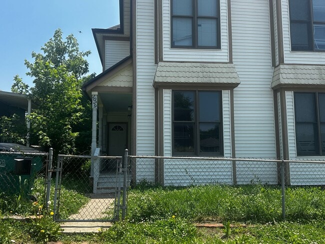 property at 1029 S 15th St