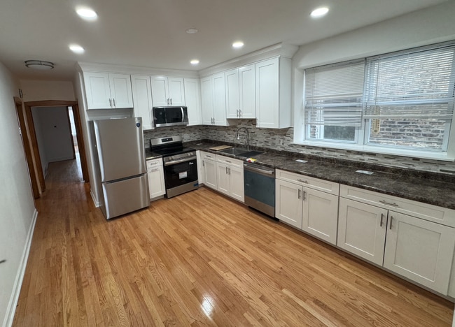 2944 N Luna Ave, Unit 1st Floor, Unit 1st Floor