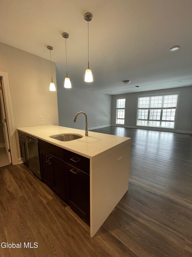 130 Excelsior Ave in Saratoga Springs, NY - Building Photo - Building Photo