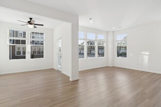 24507 W Kroll Dr in Plainfield, IL - Foto de edificio - Building Photo