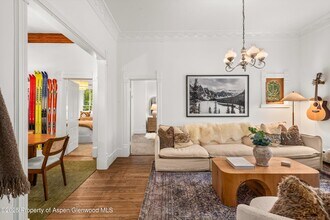 406 W Smuggler St in Aspen, CO - Building Photo - Building Photo