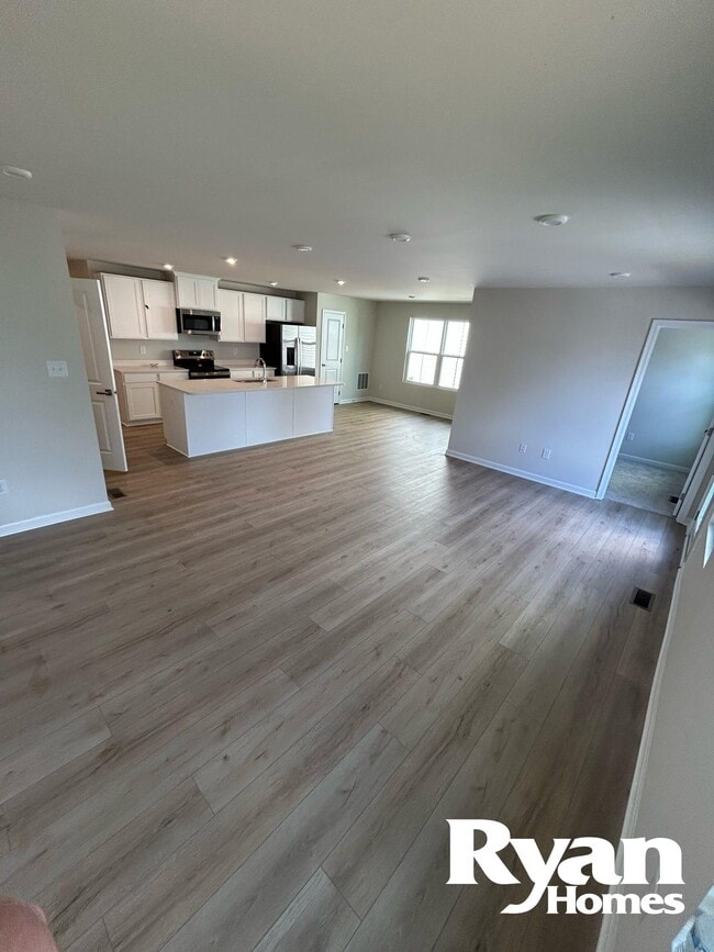 122 Grove Hill Ter in Lynchburg, VA - Foto de edificio - Building Photo