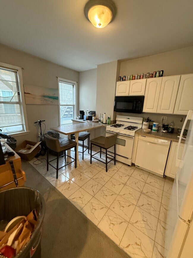190 L St, Unit #2 in Boston, MA - Building Photo - Building Photo