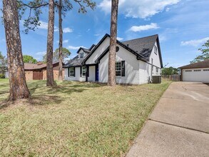 16007 Diana Ln in Houston, TX - Foto de edificio - Building Photo