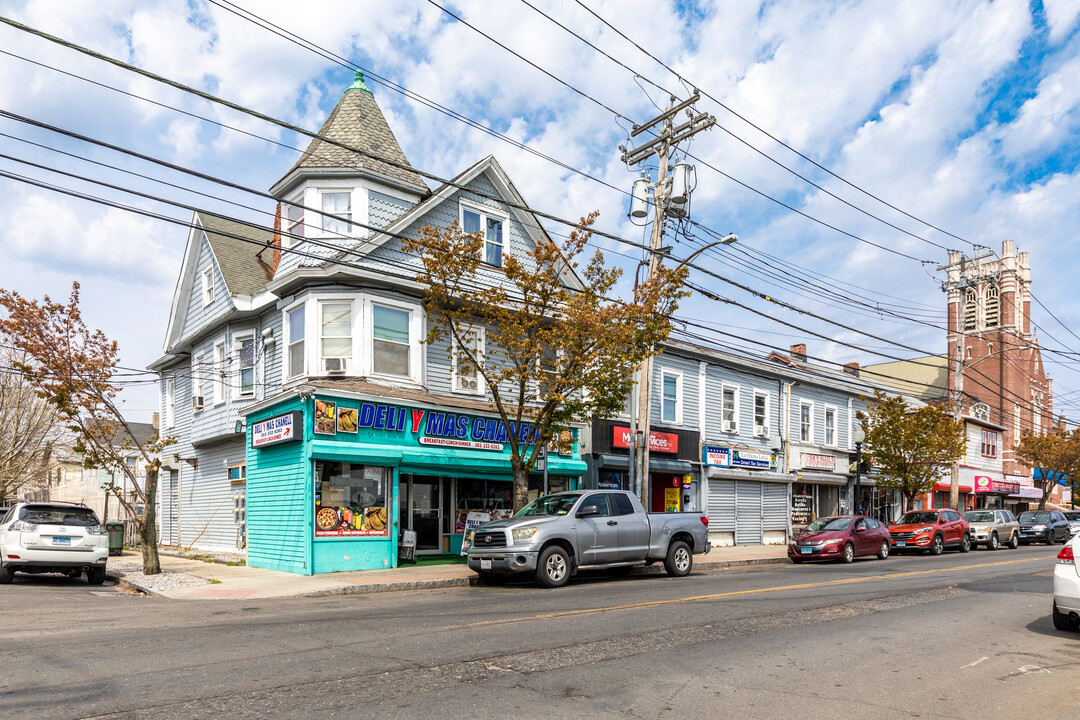 1191-1209 E Main St in Bridgeport, CT - Building Photo