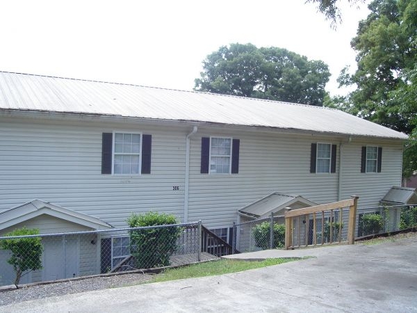 308 Henderson St in Dalton, GA - Building Photo