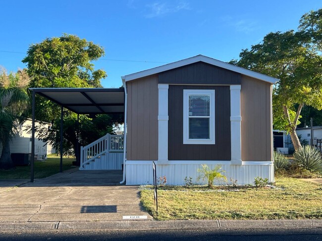 128 Los Platanos St in Mercedes, TX - Building Photo - Building Photo