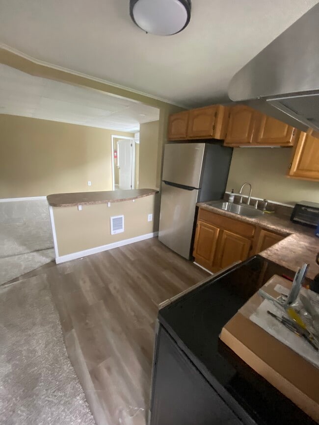 3558 Marion Ave, Unit 3558B