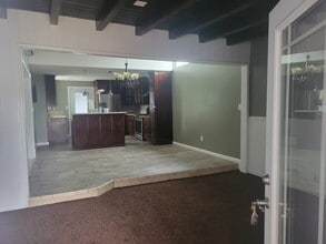151 W 53rd St, Unit B in Long Beach, CA - Building Photo - Building Photo