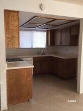 932 Kinnett Ave in Ridgecrest, CA - Building Photo - Building Photo