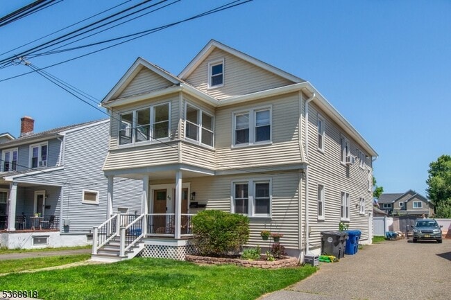 49 Fairchild Ave