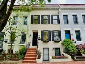 2127 Newport Pl NW in Washington, DC - Building Photo
