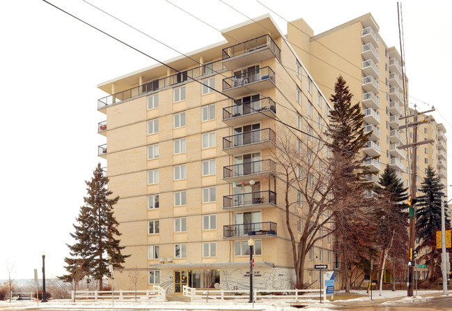 Bristol Towers in Edmonton, AB - Building Photo - Building Photo