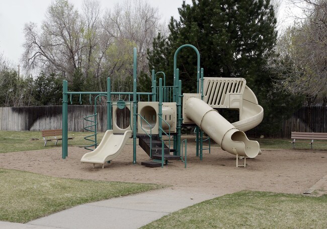 Dayton Meadows in Denver, CO - Building Photo - Building Photo