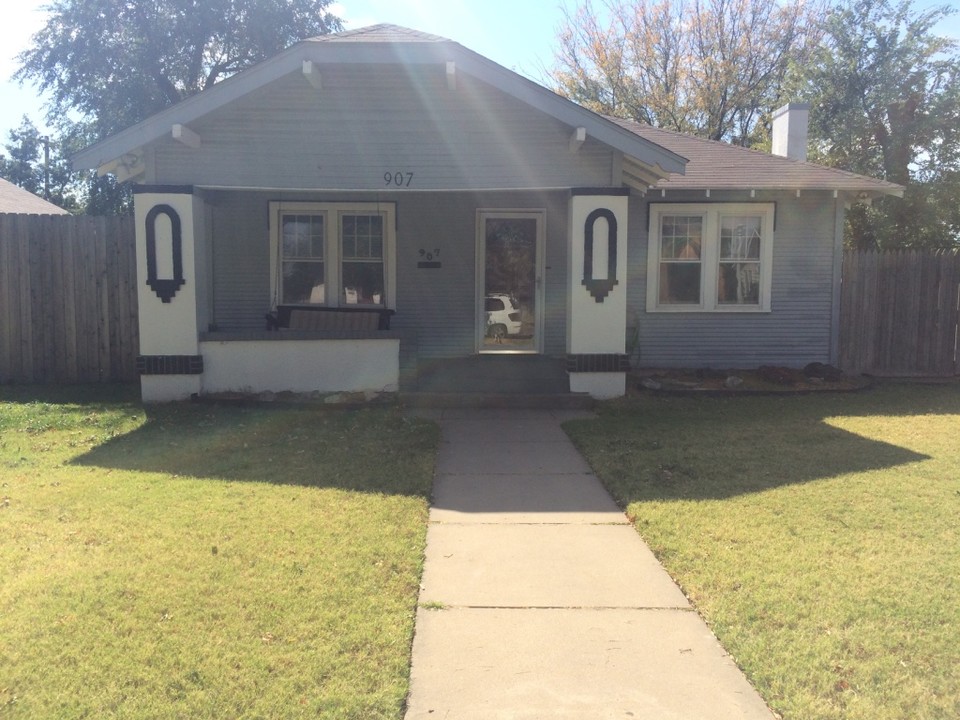 907 Sunset Terrace in Amarillo, TX - Building Photo