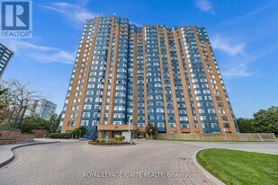 88 Alton Towers Cir in Toronto, ON - Building Photo