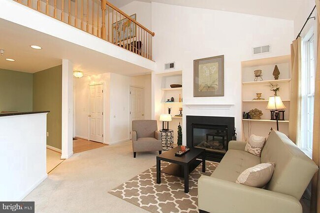 4210 Mozart Brigade Ln-Unit -X in Fairfax, VA - Foto de edificio - Building Photo