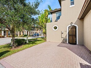 14762 SW 12th St in Pembroke Pines, FL - Building Photo - Building Photo