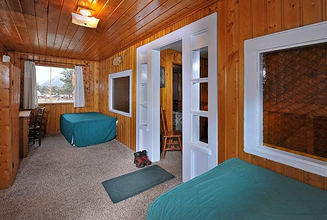 2185 Eagle Cliff Rd in Estes Park, CO - Building Photo - Building Photo