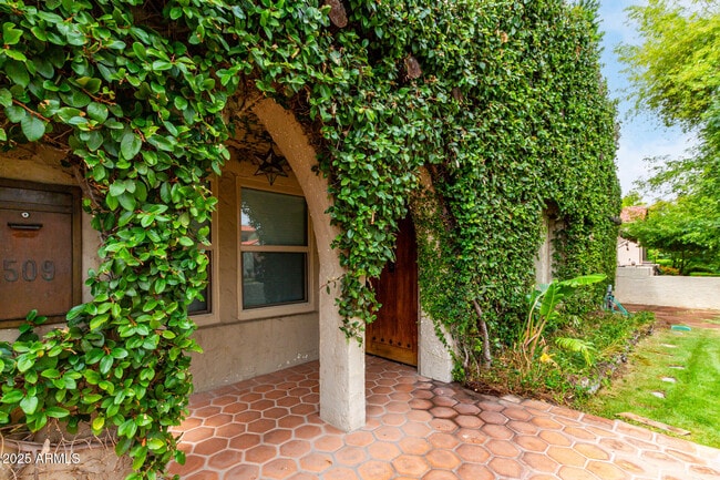 1509 E Cheery Lynn Rd in Phoenix, AZ - Foto de edificio - Building Photo