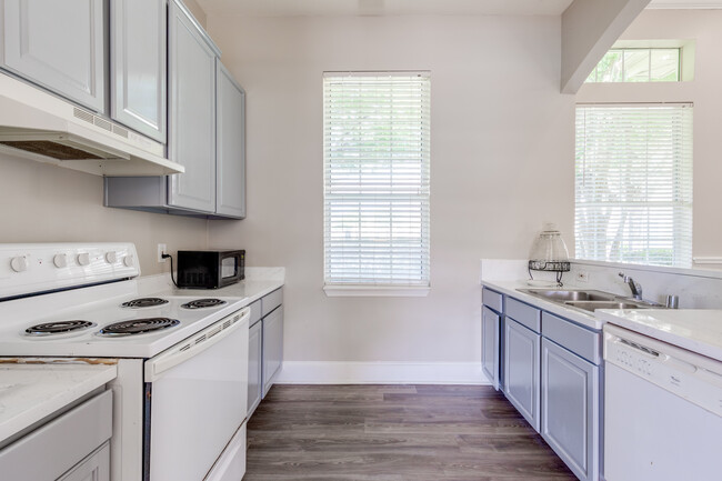 Matthew Ridge Apartments in Houston, TX - Building Photo - Interior Photo