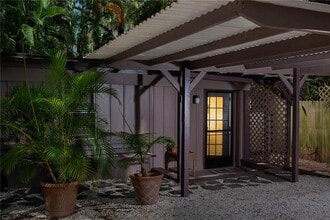1631 Bonita Ln in Sarasota, FL - Building Photo - Building Photo