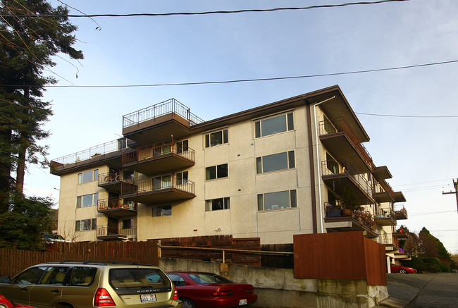 Sunray Apartments in Seattle, WA - Building Photo - Building Photo