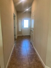 1775 W Humboldt Dr in Hanford, CA - Foto de edificio - Building Photo