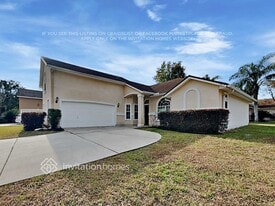 2915 Majestic Oaks Ln in Green Cove Springs, FL - Building Photo