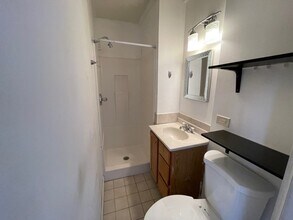 127 N West St-Unit -2F in Wheaton, IL - Building Photo - Building Photo