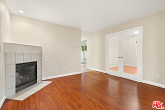 9155 Cedros Ave in Los Angeles, CA - Building Photo - Building Photo