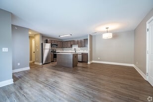 Bluffs of Burlington in Florence, KY - Building Photo