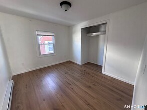 24 Rocky Hill Ave in New Britain, CT - Building Photo - Building Photo