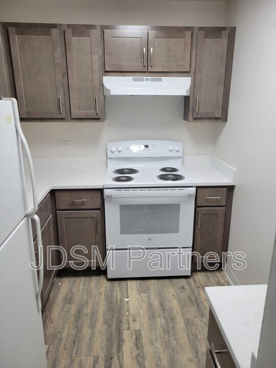 5605 W Warren Ave in Denver, CO - Building Photo