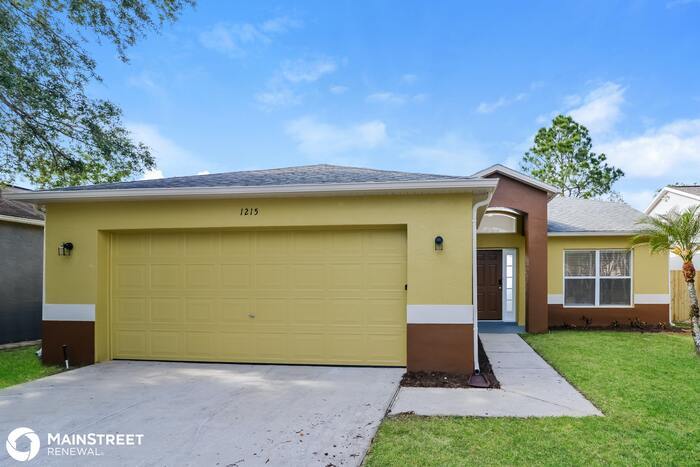 1215 Whitewood Way in Clermont, FL - Building Photo