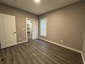 125 Thomas St in Utica, NY - Building Photo - Building Photo