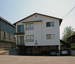 1757 NW 59th St in Seattle, WA - Foto de edificio - Building Photo