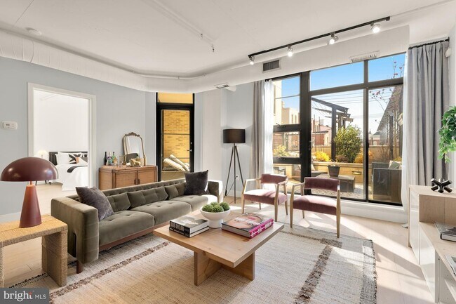 2125 14th St NW, Unit 224 in Washington, DC - Building Photo - Building Photo