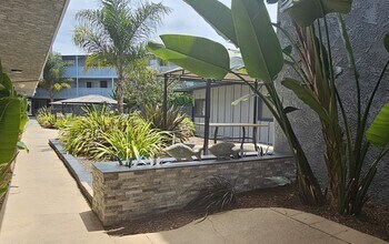 Torrance Terrace in Torrance, CA - Building Photo - Building Photo