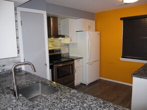 2008 Windsor Dr in Framingham, MA - Building Photo - Building Photo