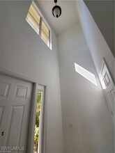 1425 Mariposa Cir in Naples, FL - Foto de edificio - Building Photo