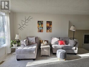 16 Meadowview Rd in London, ON - Building Photo - Building Photo