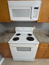 1121 11th St in West Palm Beach, FL - Foto de edificio - Building Photo