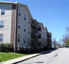 1081 S Broadway in Lexington, KY - Building Photo